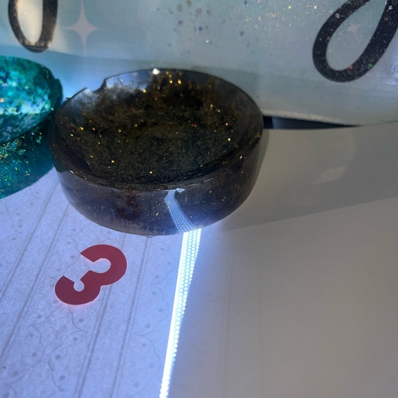 Ashtrays - Picture 9 of 9